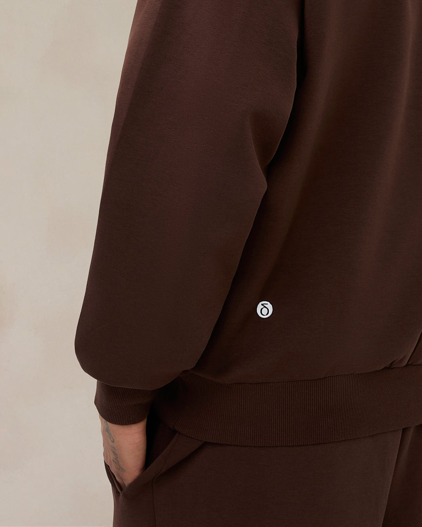 Signature oversized hoodie in cacaobruin